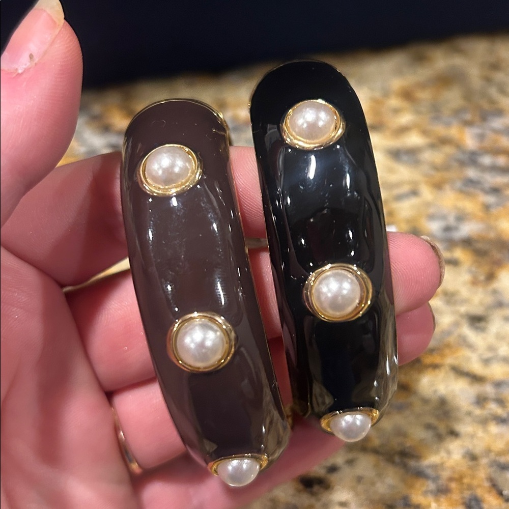 Hinged Black or Brown Gold Bangled Pearl Bracelet